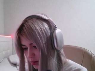 Model ini sedang live sekarang. shaquanakoback