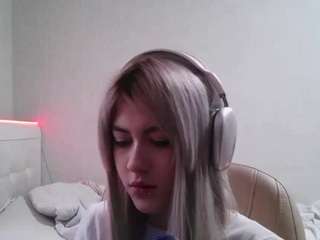 Questo modello è in diretta ora. shaquanakoback