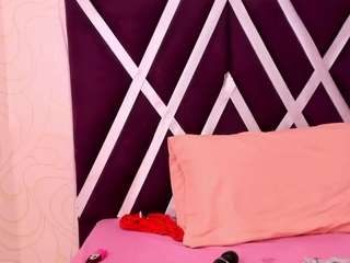 Sky Saenz live webcam show