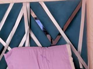 Live cam show with Sky Saenz