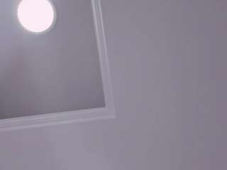 Sky Saenz live cam preview