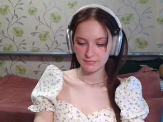 adrienarend Live Webcam on CamSoda