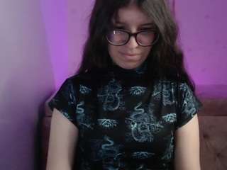 Live cam show with Kailee-Ch