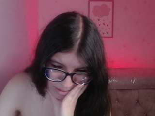 Live cam show with Kailee-Ch