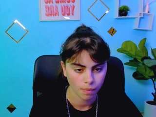 shadow-kiss live webcam show
