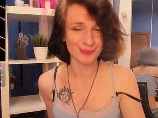 Mickedio's cam show statistics and live stream