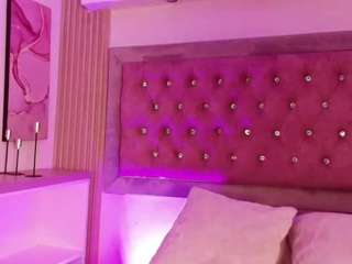 val-baby Live Webcam on CamSoda