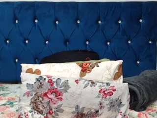 SexyLo0la live webcam show