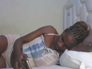 cuteshylinda live webcam show