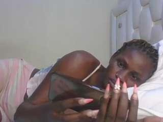 cuteshylinda live webcam show