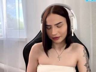 Este modelo está en vivo ahora. triciamoats