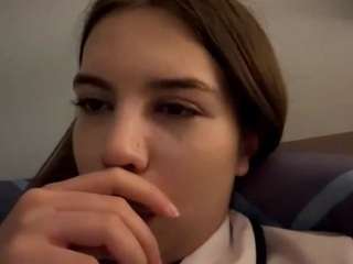 le modèle abbymenches est en webcam porno dans un show sur le site camsoda, il possède les tags suivants: brown eyes,cock rating,doggy style,erotic dance,facial piercings,flashing,no drinking,no smoking,skinny,striptease,teen 18,tiny tits,young adult,brown hair,hd