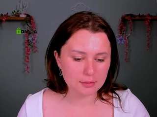 Model ini sedang live sekarang. dana-cute1