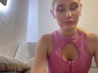 le modèle sharellarcand est en webcam porno dans un show sur le site camsoda, il possède les tags suivants: athletic,cock rating,doggy style,erotic dance,foot fetish,green eyes,no drinking,spanking,tiny tits,blonde hair,hd