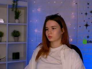 le modèle angie-foxy est en webcam porno dans un show sur le site camsoda, il possède les tags suivants: red hair,skinny,smoking,teen 18,young adult,hd