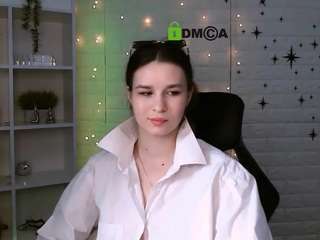 angie-foxy