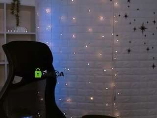 angie-foxy