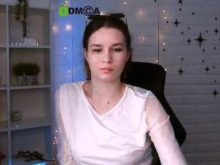 angie-foxy