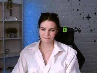 angie-foxy