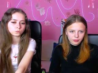 le modèle aria-vossie est en webcam porno dans un show sur le site camsoda, il possède les tags suivants: ass,spank,orgasm,public,pussy,red hair,sex toys,sexy,shaved pussy,skinny,small tits,spanking,nature,squirt,squirter,strip,striptease,tattoos,tease,teen 18