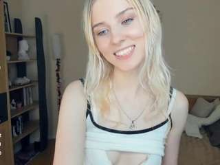 cecilachars Live Webcam on CamSoda