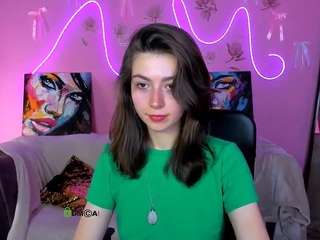cristin-kisses