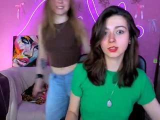 cristin-kisses