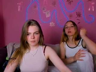 cristin-kisses