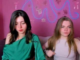 cristin-kisses