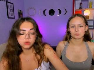 le modèle cristin-kisses est en webcam porno dans un show sur le site camsoda, il possède les tags suivants: ahegao,blue eyes,cock rating,drinking,foot fetish,sexting,skinny,smoking,spanking,teen 18,young adult,blonde hair,hd,small tits