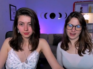 cristin-kisses