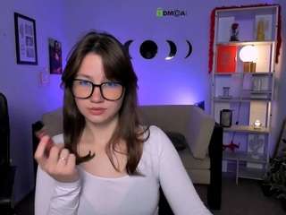 cristin-kisses