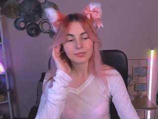 cristin-kisses