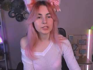cristin-kisses