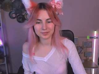 cristin-kisses