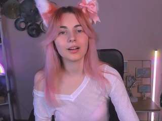 cristin-kisses