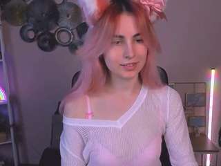 cristin-kisses