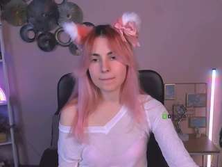 cristin-kisses
