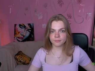 cristin-kisses