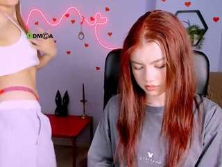 cristin-kisses