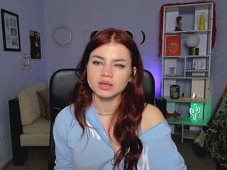 cristin-kisses