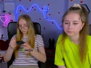 cristin-kisses