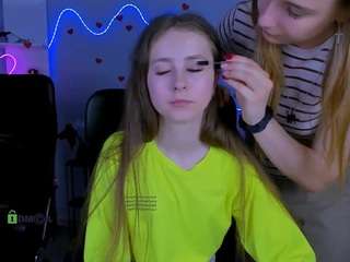 cristin-kisses