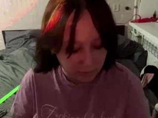 Este modelo está en vivo ahora. kacybehrman