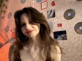 Bu model şu anda canlı. marylinkeicher