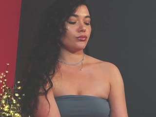 selenaalluree live webcam show