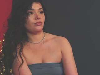 selenaalluree live webcam show