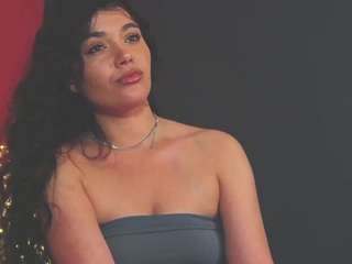selenaalluree live webcam show