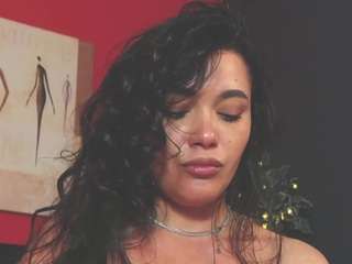 selenaalluree live webcam show