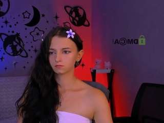 caroline-honeyy